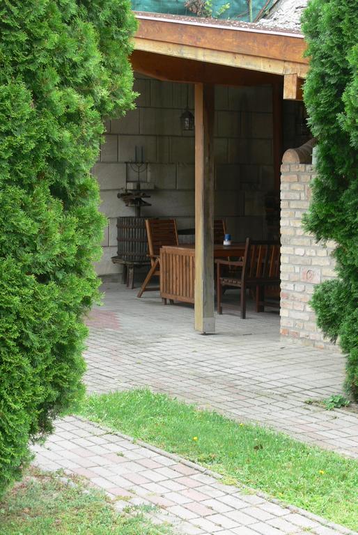 Falusi Vendeghaz Etyek Ngoại thất bức ảnh